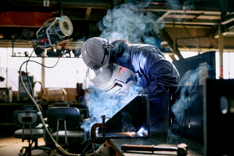 製造技術スタッフ中途採用の募集要項